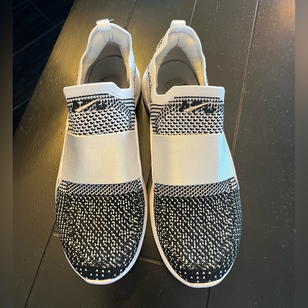 APL Techloom Bliss Size 8.5 shoes